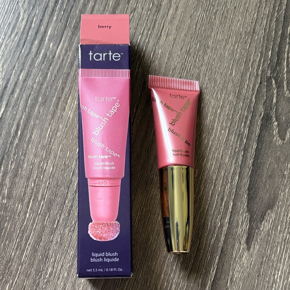 ❤️$12 NWT Tarte Blush Tape Liquid Blush in Berry